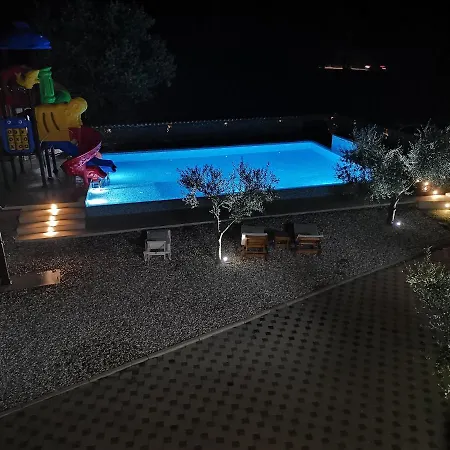 Jacuzi In The Olive Grove Camping Pula