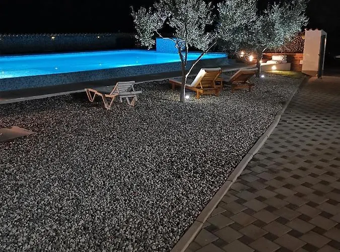 Kamp Jacuzi In The Olive Grove