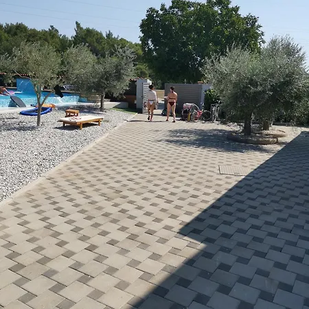 Campingplads Jacuzy Camper Lilou A'marie *