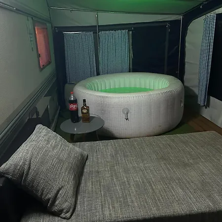 Jacuzy Camper Lilou A'marie Campingplads *