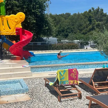 Campingplads Jacuzy Camper Lilou A'marie