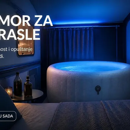 Jacuzy Camper Lilou A'marie Campingplads