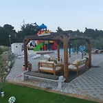 Jacuzi In The Olive Grove Camping Pula